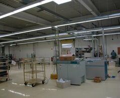 Absaug- und Entsorgungsanlage in einem Druckzentrum / Extraction and waste disposal system of a printing plant