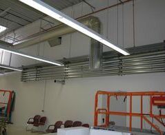 Absaug- und Entsorgungsanlage in einem Druckzentrum / Extraction and waste disposal system of a printing plant