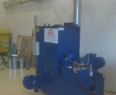 Absaug- und Entsorgungsanlage in einem Druckzentrum / Extraction and waste disposal system of a printing plant