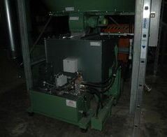 Absauganlage mit Brikettierpresse an einer Hülsenschneidmaschine / Extraction system with a briquetting press on an cartridge cutting machine