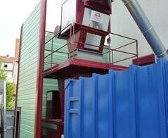 Absaug- und Entsorgungsanlage in einer Datenverarbeitung / Extraction and waste disposal system of a data processing center