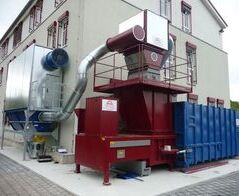 Absaug- und Entsorgungsanlage in einer Datenverarbeitung / Extraction and waste disposal system of a data processing center