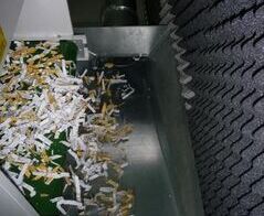 Absaug- und Entsorgungsanlage in einer Datenverarbeitung / Extraction and waste disposal system of a data processing center