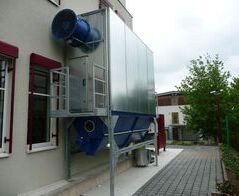 Absaug- und Entsorgungsanlage in einer Datenverarbeitung / Extraction and waste disposal system of a data processing center