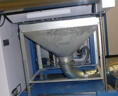 Absaug- und Entsorgungsanlage in einer Datenverarbeitung / Extraction and waste disposal system of a data processing center