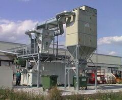 Absaug- und Entsorgungsanlage für Papier und Konfetti mit angeschlossenem Presscontainer / Extraction and waste disposal system for paper and confetti with an included press