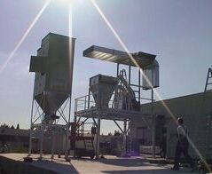 Absaug- und Entsorgungsanlage für Papier und Konfetti mit angeschlossenem Presscontainer / Extraction and waste disposal system for paper and confetti with an included press