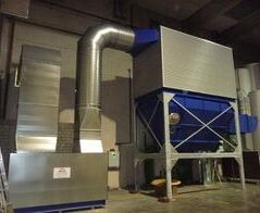 Absauganlage zur Entstaubung von Stanzabfällen in einem Wellpappenwerk / Extraction system for punching in a corrugated cardboard plant