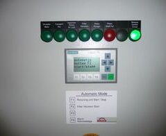 Absauganlage mit Schredder und Ballenpresse / Extraction system with disintegrator and baler