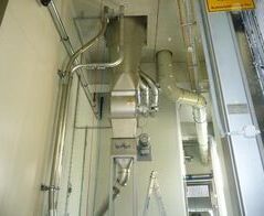 Absaug- und Entsorgungsanlage für Brotabschnitte / Extraction and waste disposal system for end plates