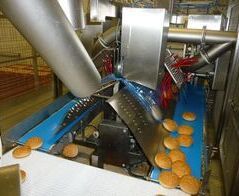 Absauganlage für Folien an einer Brötchen-Auspackmaschine / Extraction system for films on a bun unpacking