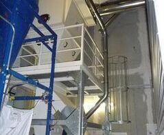 Randstreifenabsauganlage für Folien / Extraction system for film edge strips