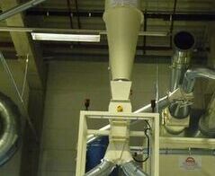 Randstreifenabsauganlage für Folien / Extraction system for film edge strips