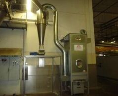 Absauganlage für Toastbrotendscheiben / Extraction system of toast end plates