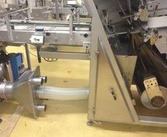 Absauganlage für Brotscheiben an Schneidemaschinen / Extraction system for bread and toast end plates on cutting machines