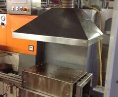Wärmeabsauganlage für Infrarot Entkeimungsanlagen an Brotschneidemaschinen / Infrared heat extraction system for disinfection of bread slicers