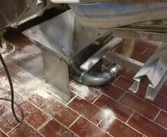 Mehlstaubabsauganlage / Flour dust extraction system