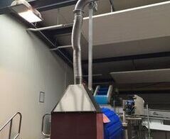 Ansauganlage in einer Chipsfabrik an 2 Gewürztrommeln / Extraction in a chip factory to 2 spice drums