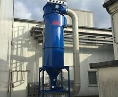 Absauganlage für 2 Längsschneideanlagen für Brötchen und Brote / Extraction for 2 longitudinal section lines for rolls and bread