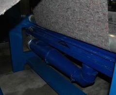 Randstreifenabsauganlage und Bahnabsaugung / Extraction system for edge strip and panel