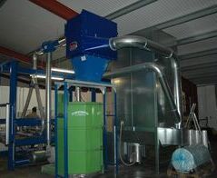 Randstreifenabsauganlage und Bahnabsaugung / Extraction system for edge strip and panel