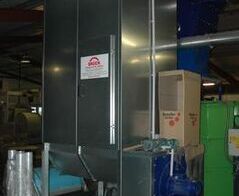 Randstreifenabsauganlage und Bahnabsaugung / Extraction system for edge strip and panel