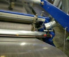 Randstreifenabsauganlage und Bahnabsaugung / Extraction system for edge strip and panel