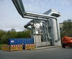 Absaug- und Entsorgungsanlage für Kunststoffabfälle / Extraction and waste disposal system for plastic