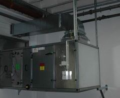 Absauganlage für Kunststoffverpackungen an zehn Tiefziehmaschinen / Extraction system for plastic packaging in 10 thermoforming machines