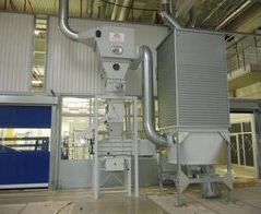 Absauganlage für Glaspapierzwischenlagen bei der Photovoltaikproduktion / Extraction system for glass paper layers in the photovoltaic production