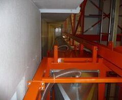 Kartonagenentsorgungsanlage / Cardboard waste disposal facility