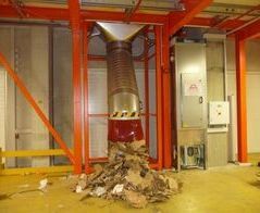 Kartonagenentsorgungsanlage / Cardboard waste disposal facility