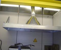 Metallabsauganlage im Werkzeugbau / Metal extraction system in tool making