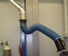 Metallabsauganlage im Werkzeugbau / Metal extraction system in tool making