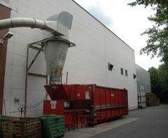 Extraction system for plastic chips