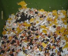 Extraction system for punching scrap and self-adhesive label