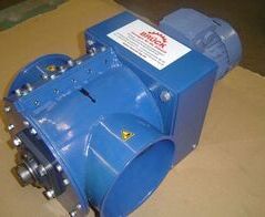 Extraction system for punching scrap and self-adhesive label