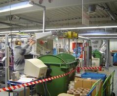 Extraction system for punching scrap and self-adhesive label