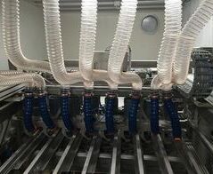 Extraction for 2 longitudinal section lines for rolls and bread