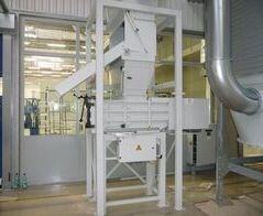 Extraction system for glass paper layers in the photovoltaic production