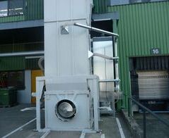 Extraction of a screw compactor for cardboard